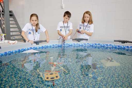 Названы победители всероссийских соревнований по подводной робототехнике во Владивостоке