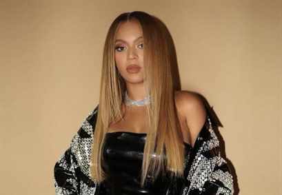 Бейонсе появилась на публике в образе школьницы